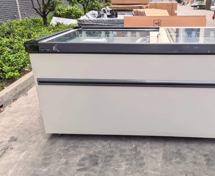 island freezer Durability in Commercial Settings
