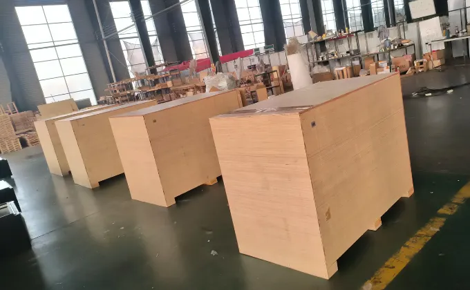 Durable export-standard packaging featuring carton boxes and outer wooden crates for international shipping protection.