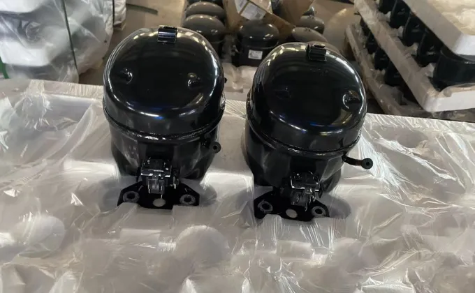 High-quality commercial refrigeration compressors for island chillers.
