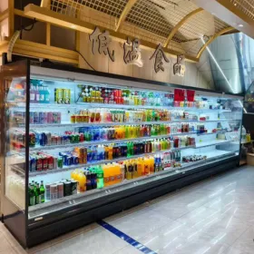 Open air merchandiser for drinks and grab-and-go products in a convenience store